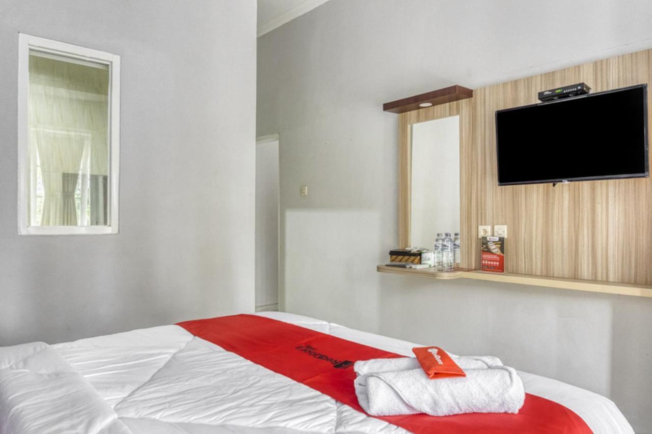 Reddoorz Near Sindu Kusuma Edupark 2 Hotel Cebongan Exterior photo