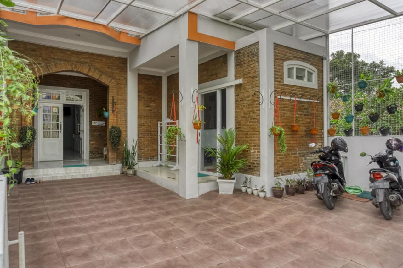 Reddoorz Near Sindu Kusuma Edupark 2 Hotel Cebongan Exterior photo